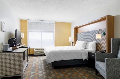 Holiday Inn Cleveland image 10