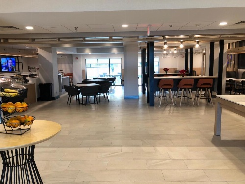 Holiday Inn Cleveland image 8